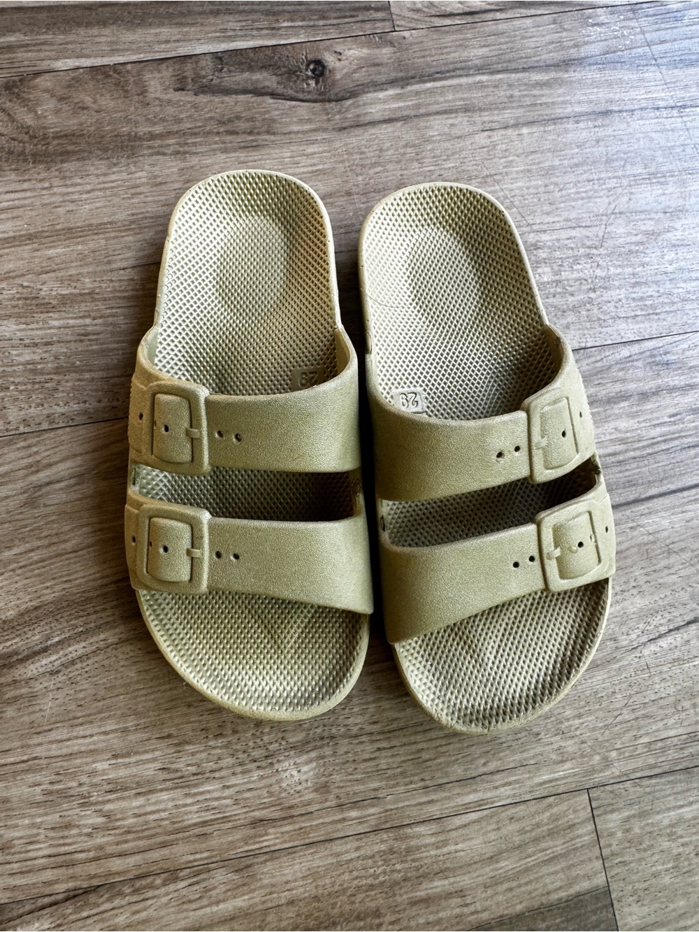 Freedom Moses slides khaki tan green color boys size 11